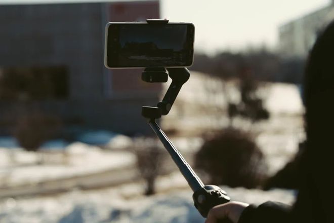 blie 7 Pro稳定器首发初体验！j9国际站549元！大疆OSMO Mo(图6)