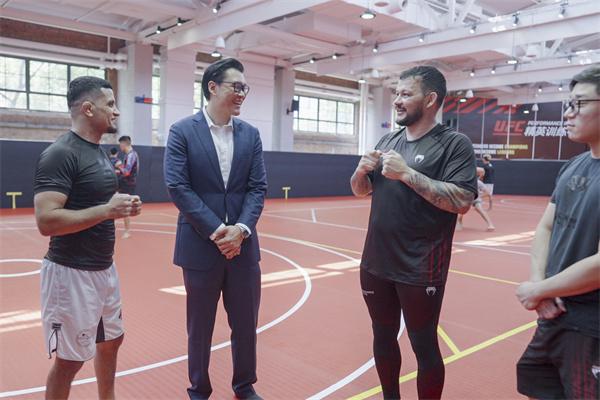 亚太区掌门：让更多中国力量走向世界j9平台上海滩上“洋掌柜” UFC(图5)