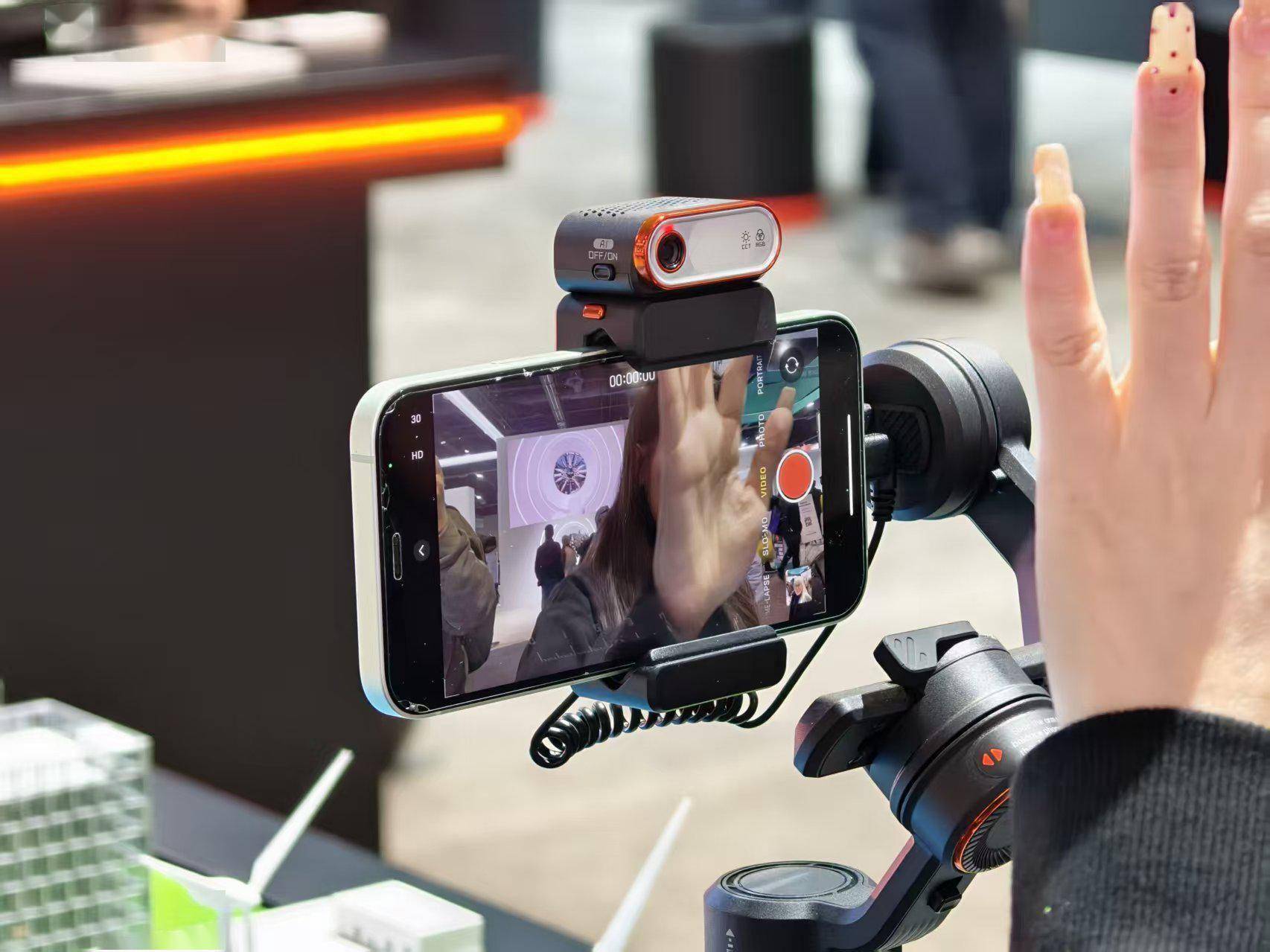 六大玩家CES交卷：影像赛道打法变了ag九游会登录分体、全景、机械臂！(图15)